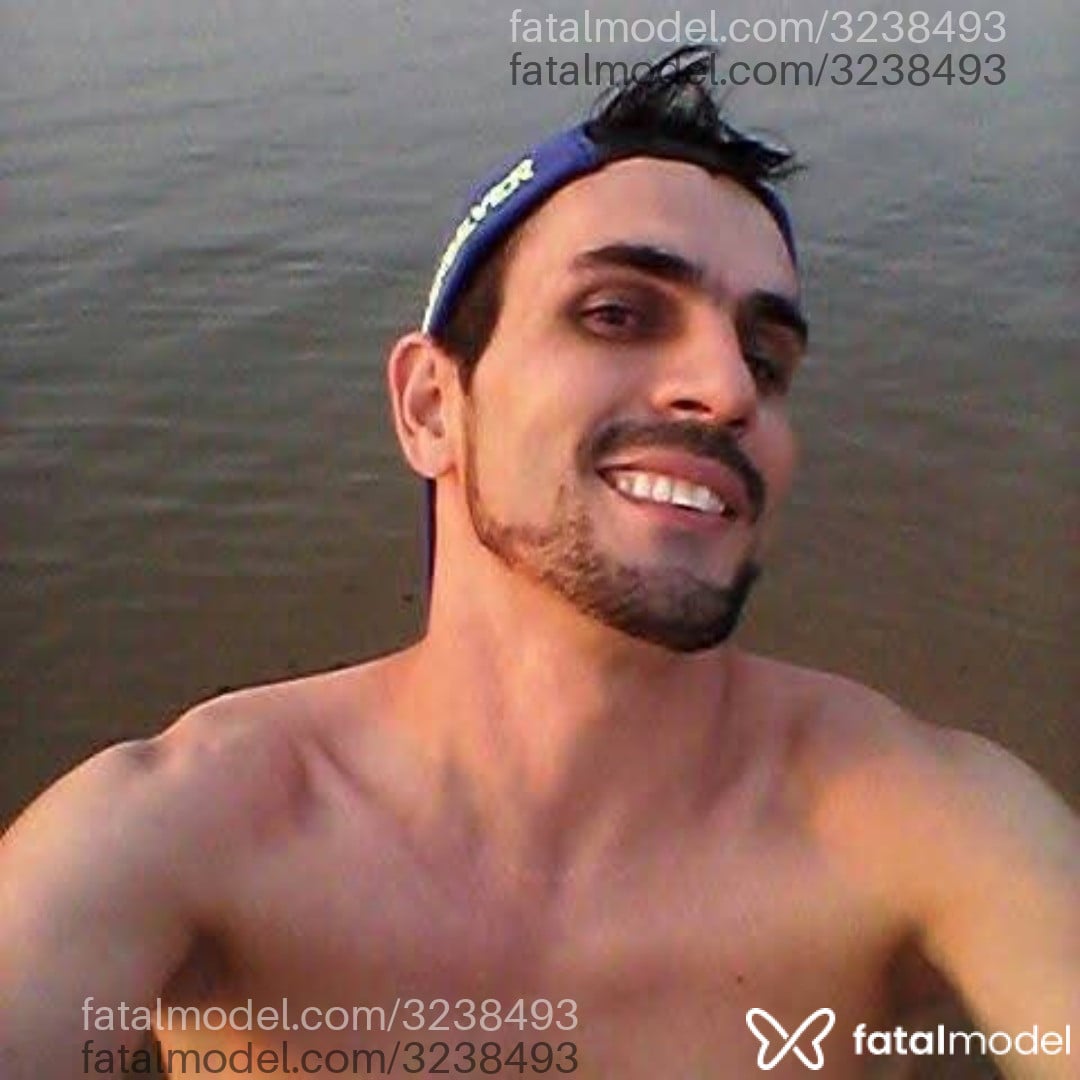 Acompanhante homem com cabelo castanho de olhos castanhos em Votuporanga Acompanhante homem com cabelo castanho de olhos castanhos em Votuporanga - Pablo