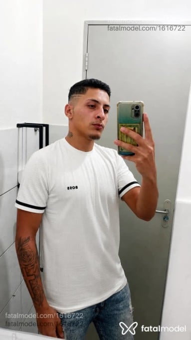 Acompanhante homem com cabelo castanho de olhos castanhos em Florianópolis - Henrique mello