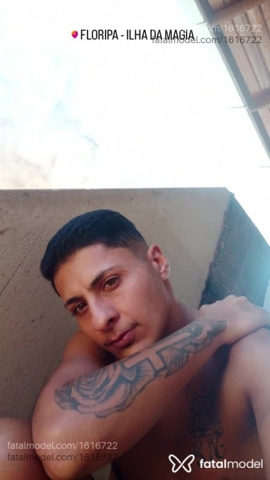 Acompanhante homem com cabelo castanho de olhos castanhos em Florianópolis - Henrique mello