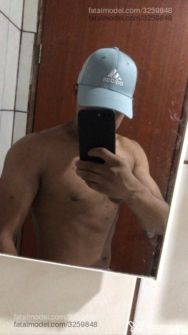 Acompanhante homem com cabelo castanho de olhos castanhos em Passos - Paulo