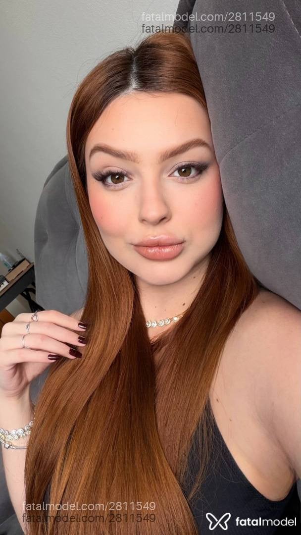 Acompanhante mulher ruiva (o) de olhos mel - Loren