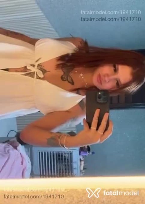 Acompanhante mulher com cabelo castanho de olhos pretos - Mel