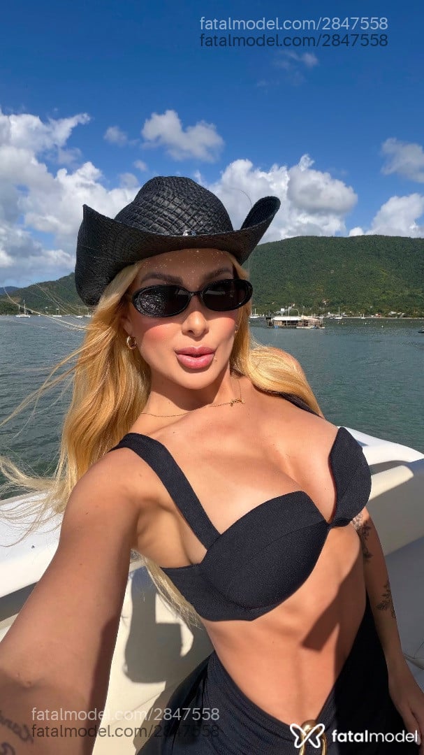 Acompanhante mulher loira (o) de olhos mel - Yasmin