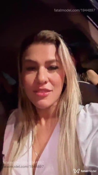 Acompanhante mulher loira (o) de olhos mel em Araxá - Izza Prado