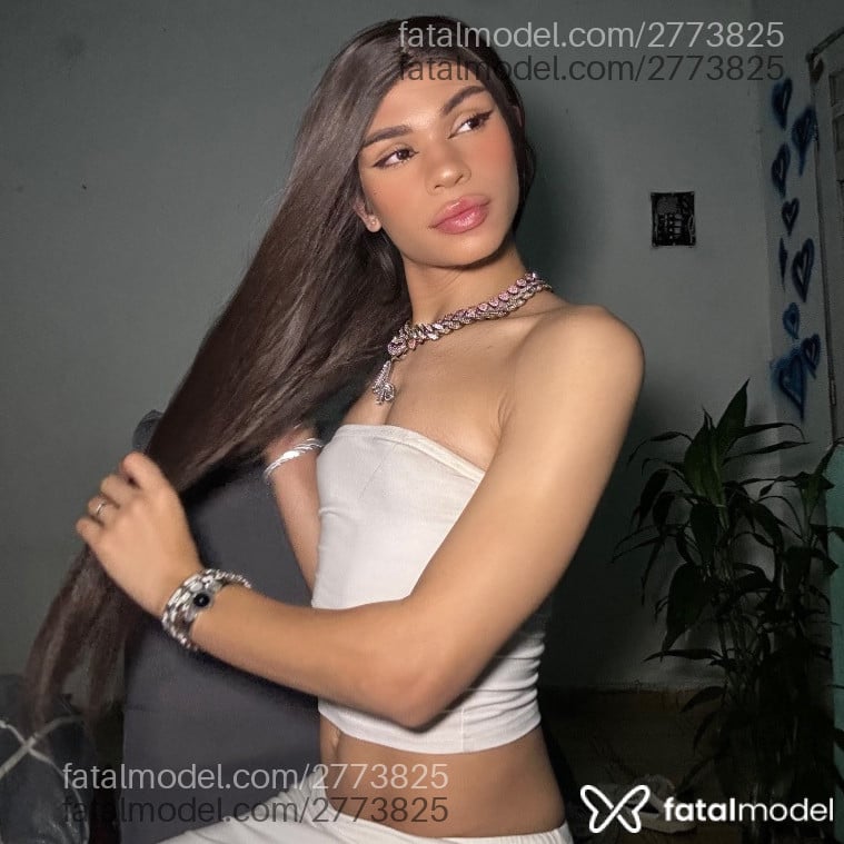 Acompanhante mulher trans com cabelo castanho de olhos castanhos em São Paulo - Gabriella