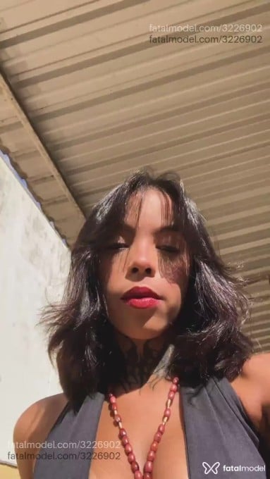 Acompanhante mulher morena (o) de olhos pretos - Katrina Acompanhante mulher morena (o) de olhos pretos - Katrina