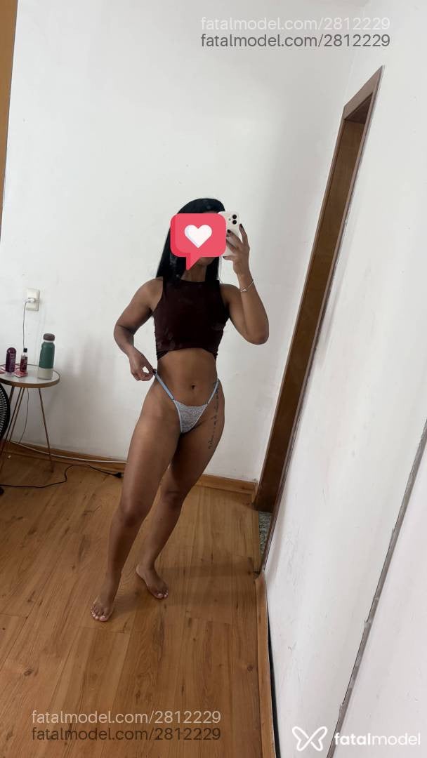Acompanhante mulher morena (o) de olhos pretos - Luana