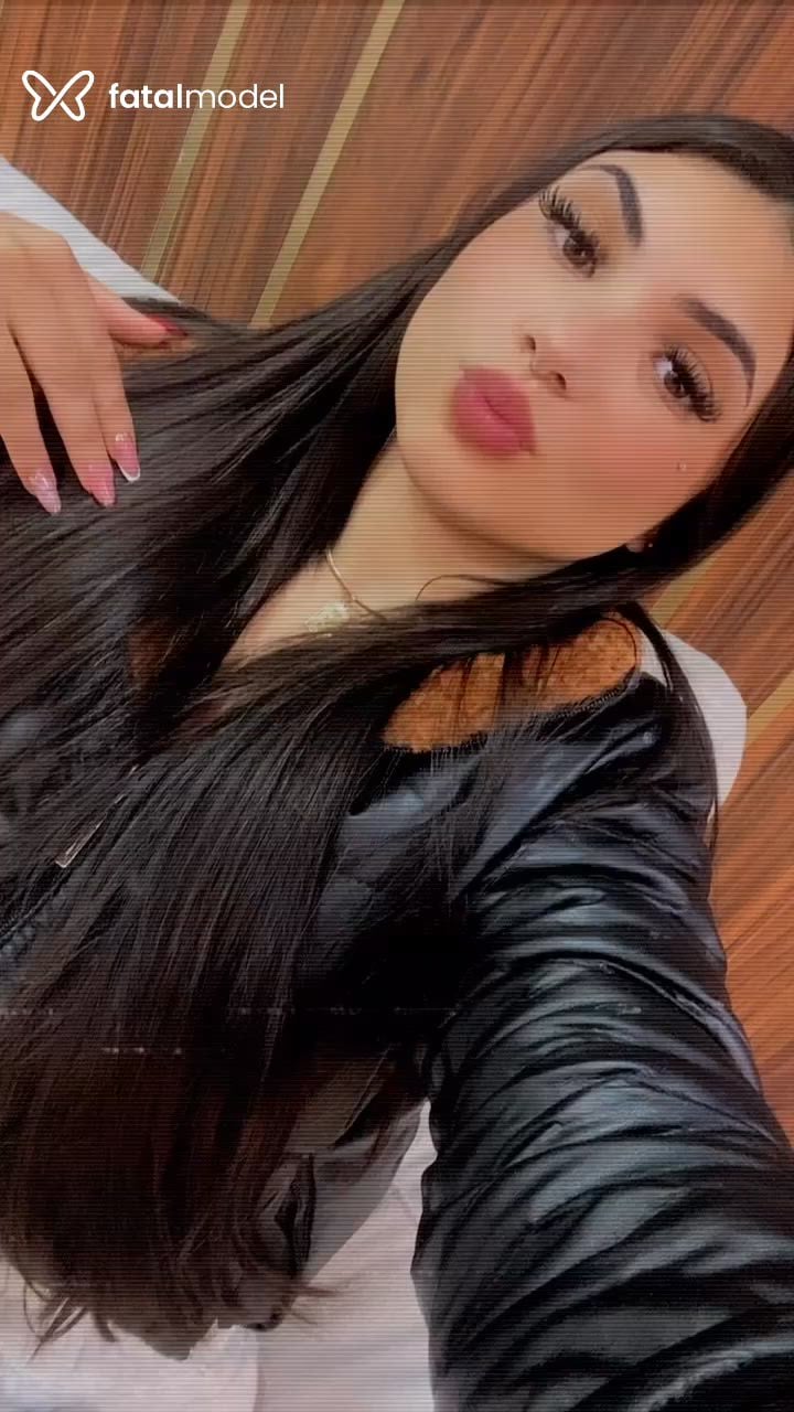 Acompanhante mulher com cabelo castanho de olhos castanhos - Raysa