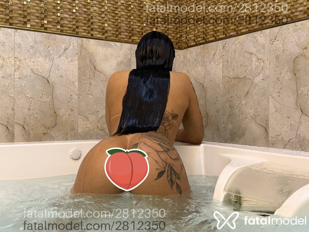 Acompanhante mulher com cabelo castanho de olhos castanhos - Raysa