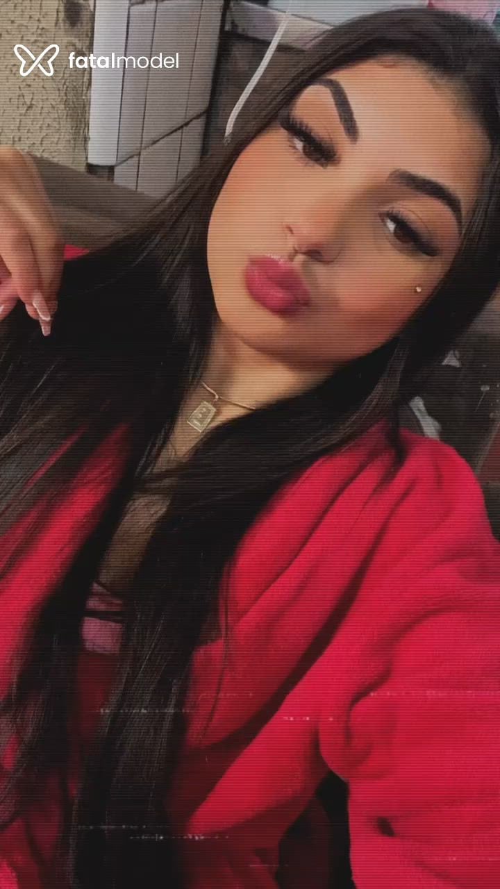 Acompanhante mulher com cabelo castanho de olhos castanhos - Raysa