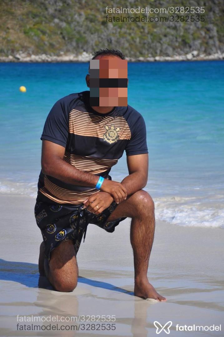 Acompanhante homem com cabelo grisalho de olhos castanhos em Louveira Acompanhante homem com cabelo grisalho de olhos castanhos em Louveira - Ribeiro