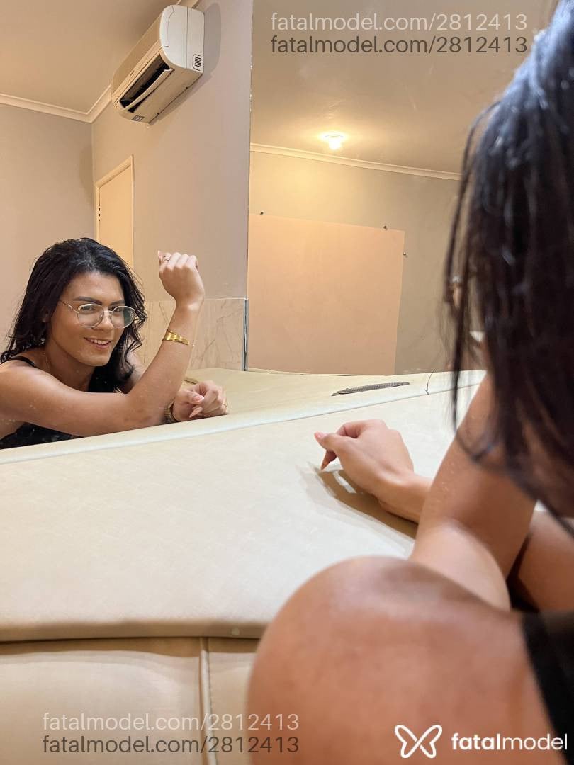 Acompanhante mulher trans morena (o) de olhos castanhos - Jhully