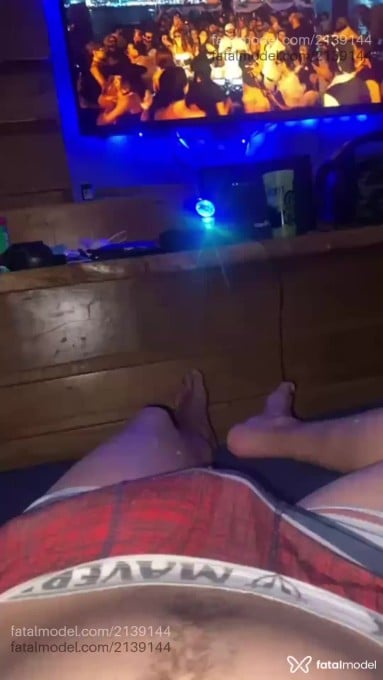 Acompanhante homem com cabelo castanho de olhos castanhos em Florianópolis - Joao Augusto