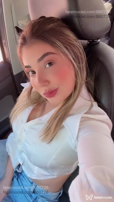 Acompanhante mulher loira (o) de olhos castanhos - Alana Silva