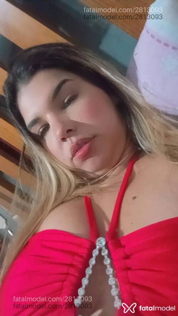Acompanhante mulher loira (o) de olhos castanhos - Stefanny