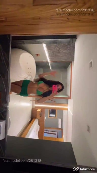 Acompanhante travesti com cabelo castanho de olhos castanhos em Rio Grande Acompanhante travesti com cabelo castanho de olhos castanhos em Rio Grande - SHERON