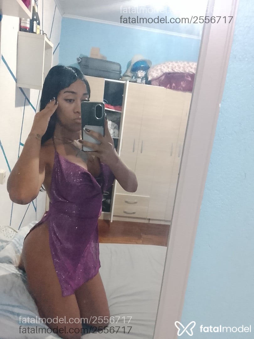 Acompanhante mulher trans morena (o) de olhos pretos - Sofilin