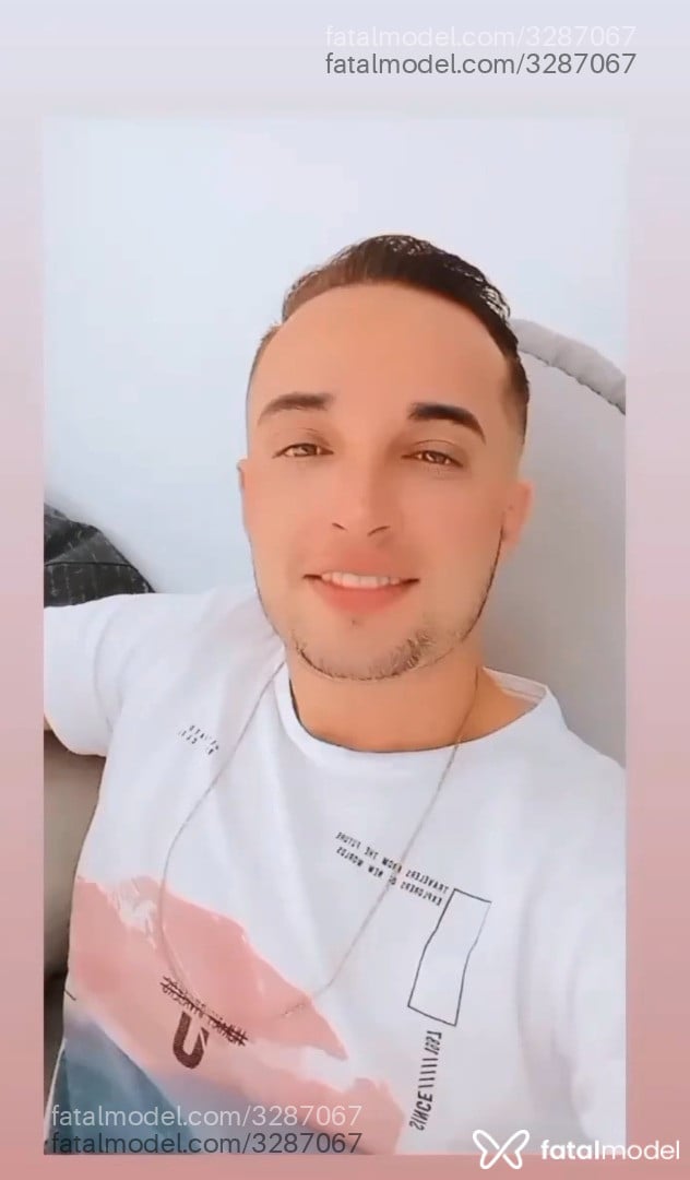 Acompanhante homem com cabelo castanho de olhos castanhos - Henrique Acompanhante homem com cabelo castanho de olhos castanhos - Henrique