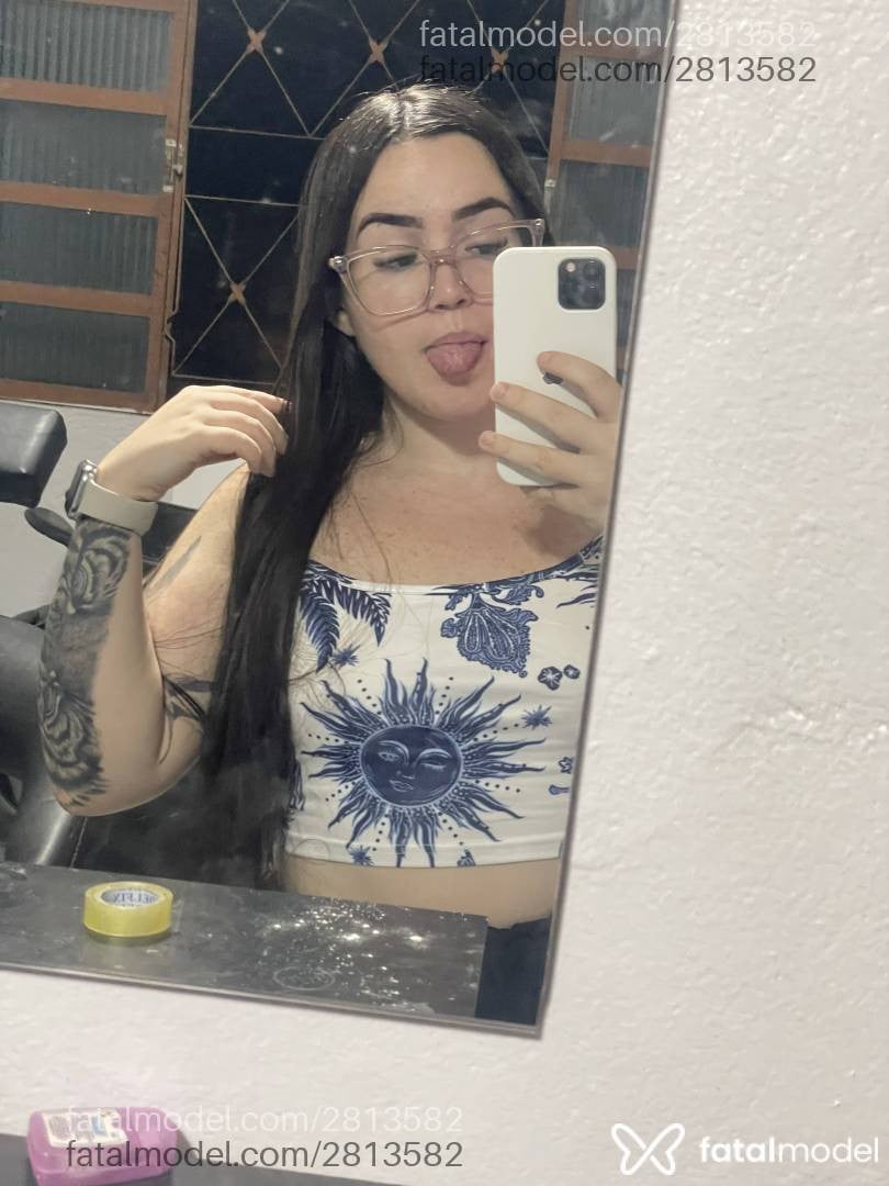 Acompanhante mulher com cabelo castanho de olhos castanhos em Bento Gonçalves Acompanhante mulher com cabelo castanho de olhos castanhos em Bento Gonçalves - Natss