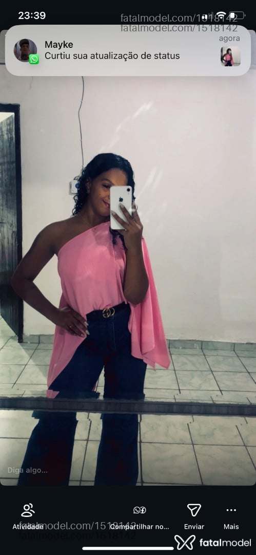 Acompanhante mulher morena (o) de olhos pretos - Maitê