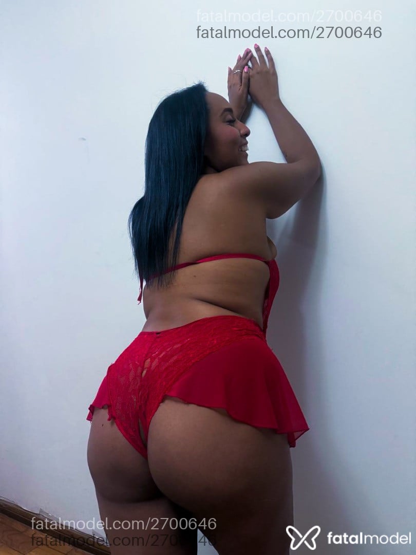 Acompanhante mulher morena (o) de olhos castanhos - Maya Colise Acompanhante mulher morena (o) de olhos castanhos - Maya Colise