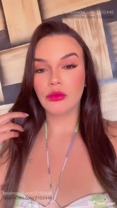 Acompanhante mulher com cabelo castanho de olhos castanhos em Goiânia - Cristina