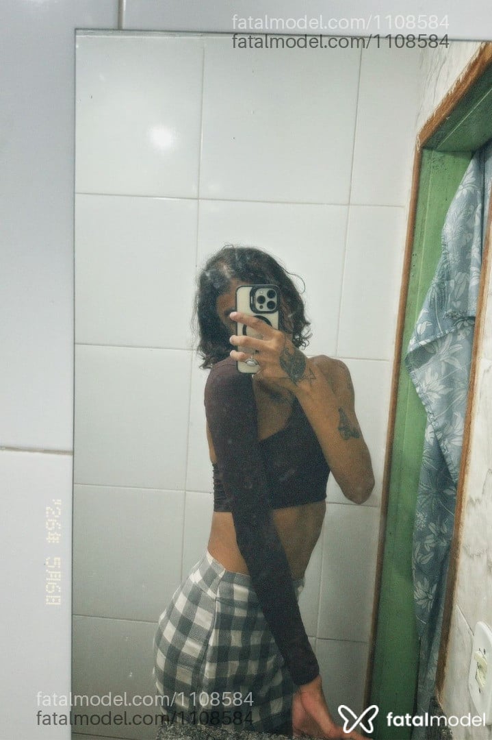 Acompanhante mulher trans com cabelo castanho de olhos pretos em Muriaé - Moira