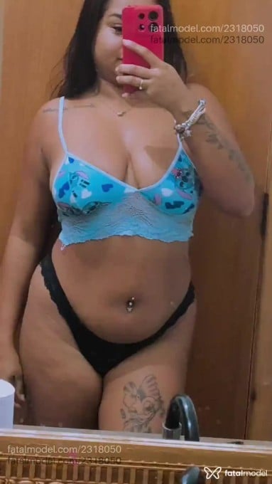 Acompanhante mulher morena (o) de olhos castanhos em Sarandi - Moreninhasafadinha