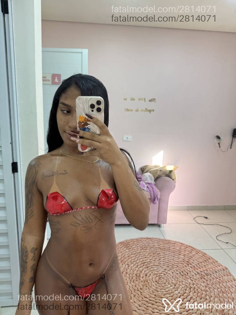 Acompanhante mulher com cabelo castanho de olhos castanhos em São Paulo - Meel
