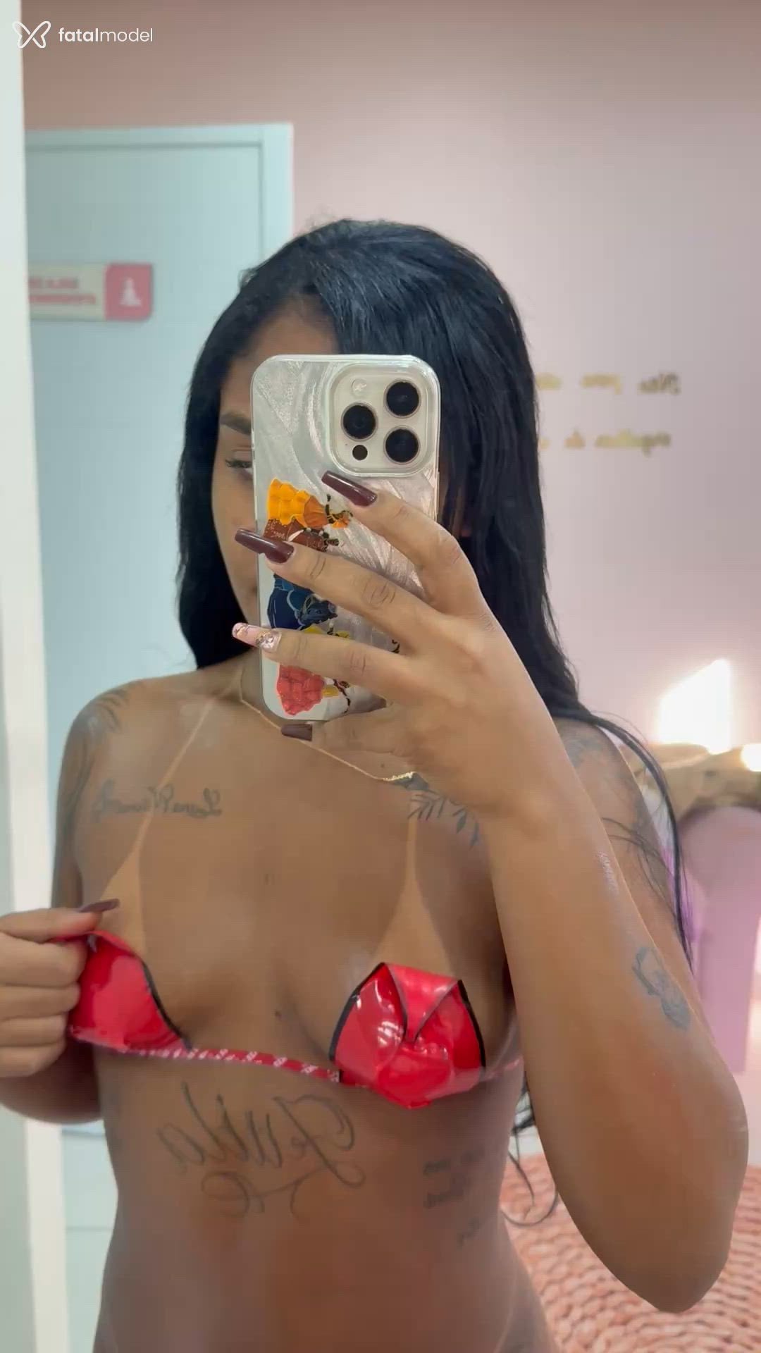 Acompanhante mulher com cabelo castanho de olhos castanhos em Salvador Acompanhante mulher com cabelo castanho de olhos castanhos em Salvador - Meel