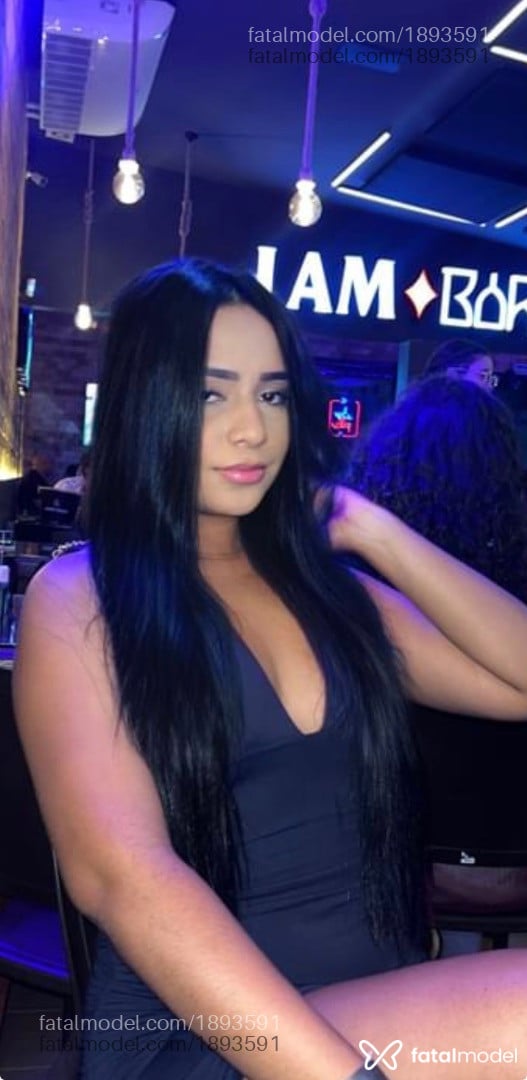 Acompanhante mulher com cabelo castanho de olhos pretos em São Luís - Luna Cartier