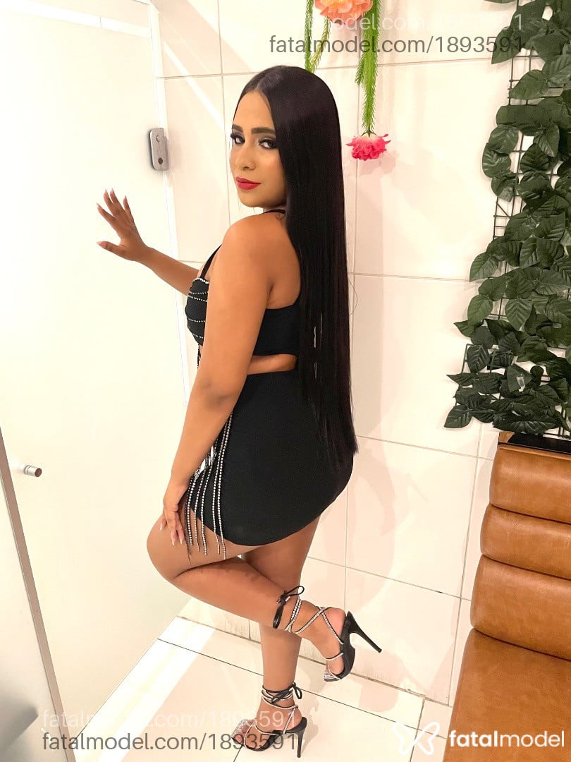 Acompanhante mulher com cabelo castanho de olhos pretos em São Luís - Luna Cartier