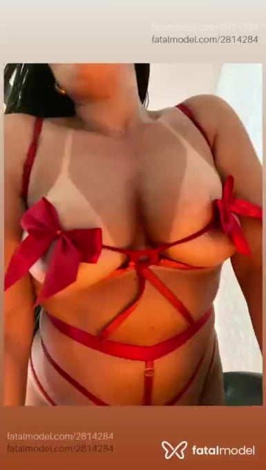 Acompanhante mulher com cabelo castanho de olhos castanhos em Porto Alegre Acompanhante mulher com cabelo castanho de olhos castanhos em Porto Alegre - Rafaela Muniz