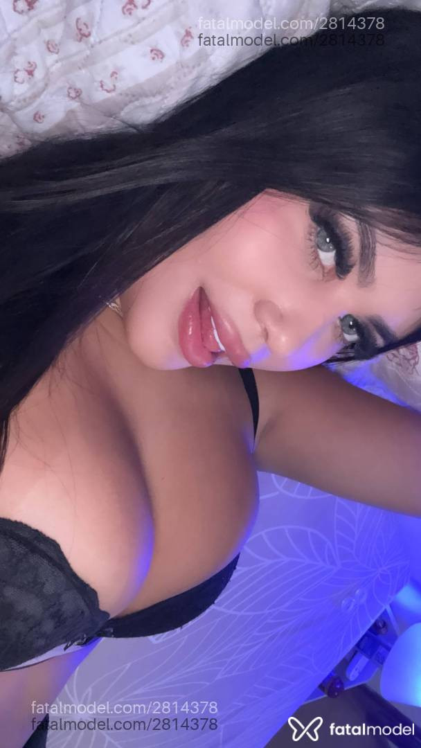 Acompanhante mulher morena (o) de olhos verdes - Agatha Cavalcante