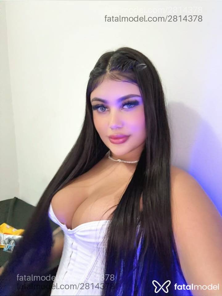 Acompanhante mulher morena (o) de olhos verdes - Agatha Cavalcante