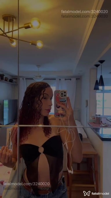 Acompanhante mulher trans ruiva (o) de olhos castanhos em Volta Redonda - Bruna