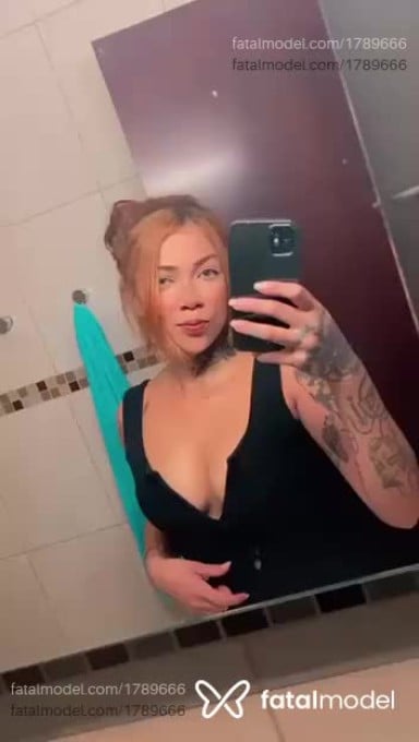 Acompanhante mulher ruiva (o) de olhos azuis em Osvaldo Cruz - Jade Campos
