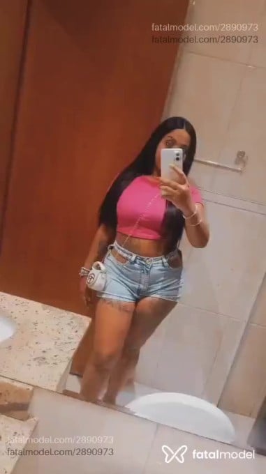 Acompanhante mulher morena (o) de olhos castanhos em São José do Rio Preto - Rihanna
