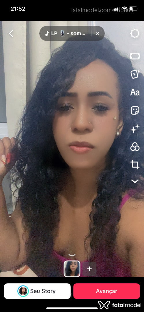 Acompanhante mulher morena (o) de olhos pretos - Poly Acompanhante mulher morena (o) de olhos pretos - Poly