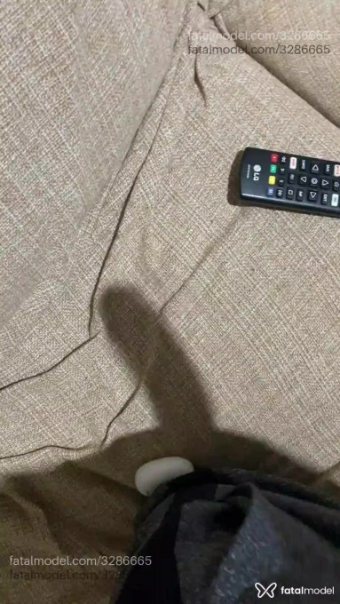 Acompanhante homem com cabelo castanho de olhos castanhos em Virtual - Cello