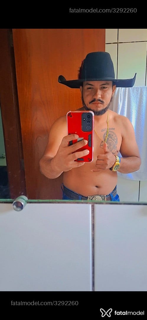 Acompanhante homem morena (o) de olhos pretos em Ji-Paraná - Wender