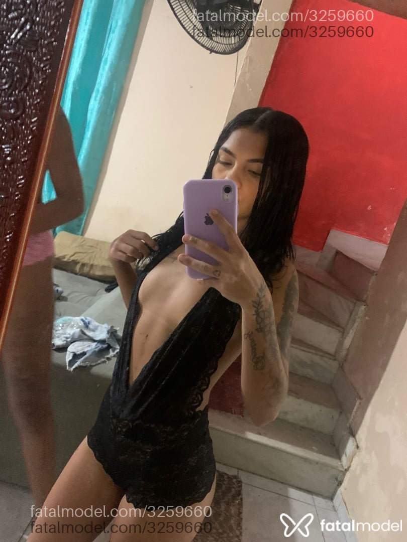 Acompanhante mulher morena (o) de olhos castanhos em Guarujá - Safira