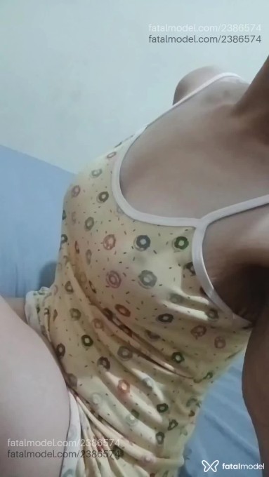 Acompanhante mulher morena (o) de olhos pretos - Liz Acompanhante mulher morena (o) de olhos pretos - Liz