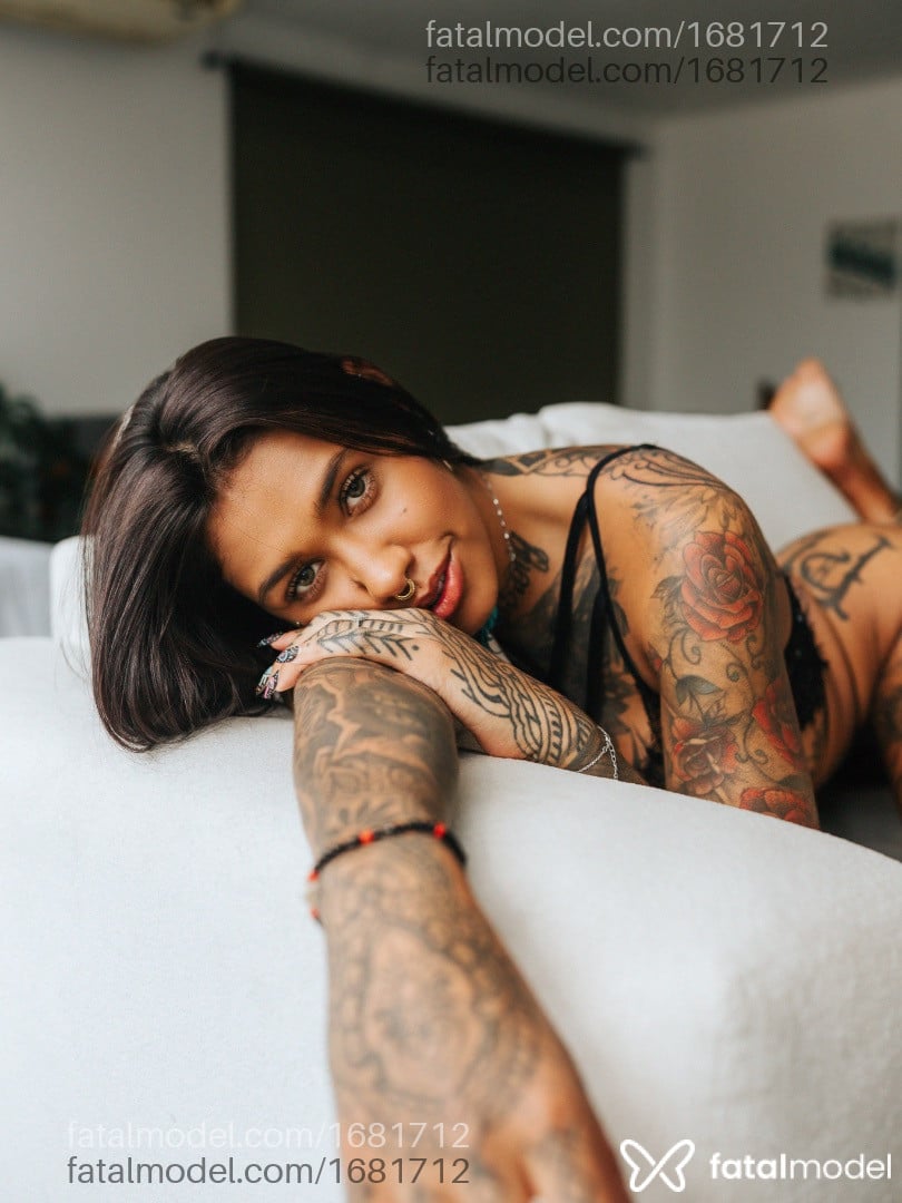 Acompanhante mulher morena (o) de olhos mel em São Paulo Acompanhante mulher morena (o) de olhos mel em São Paulo - Jessie Hontas