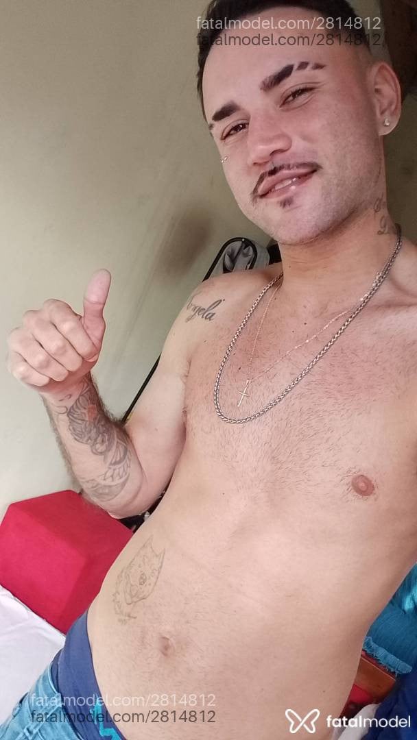 Acompanhante homem morena (o) de olhos castanhos - Douglas
