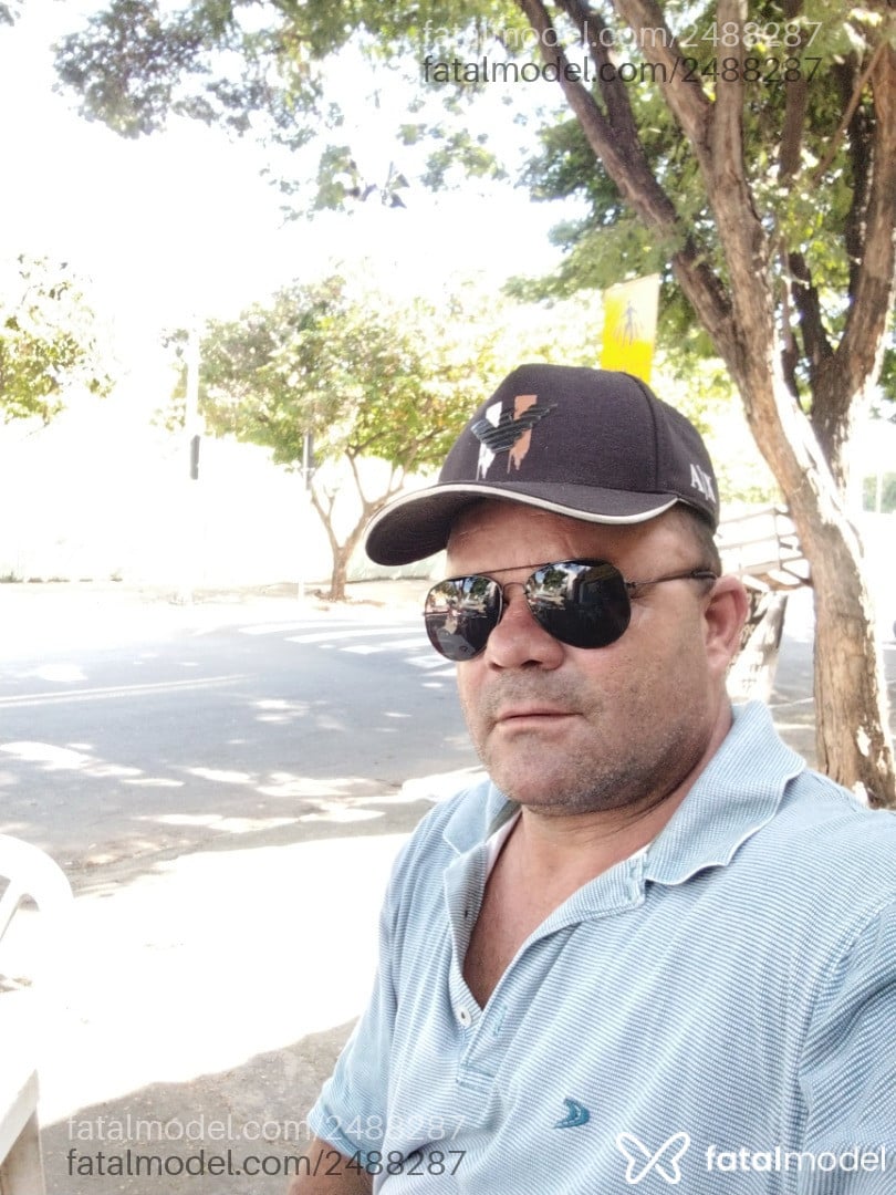 Acompanhante homem morena (o) de olhos castanhos em Governador Valadares - Fudedo