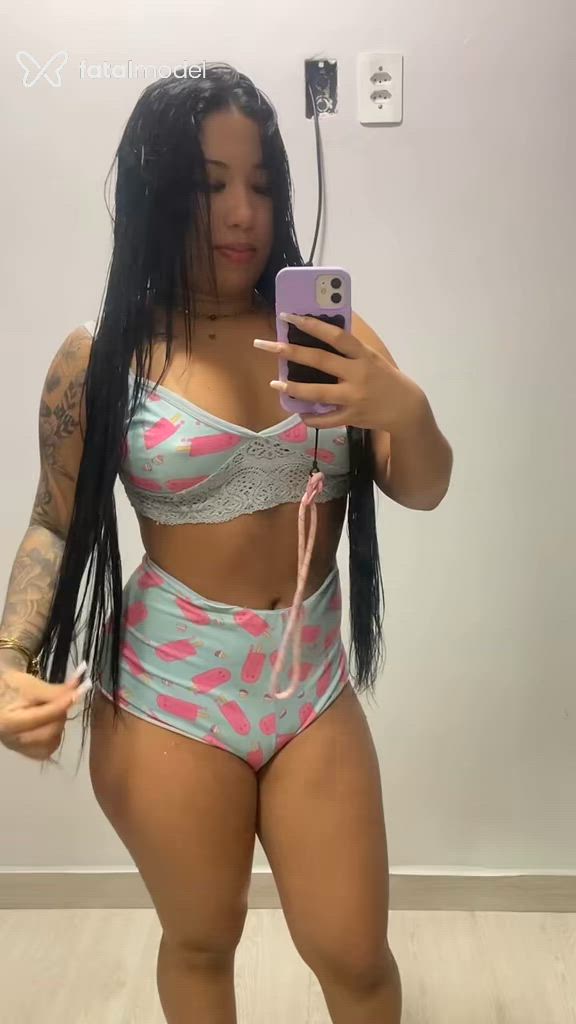 Acompanhante mulher morena (o) de olhos azuis em Manaus Acompanhante mulher morena (o) de olhos azuis em Manaus - Clara