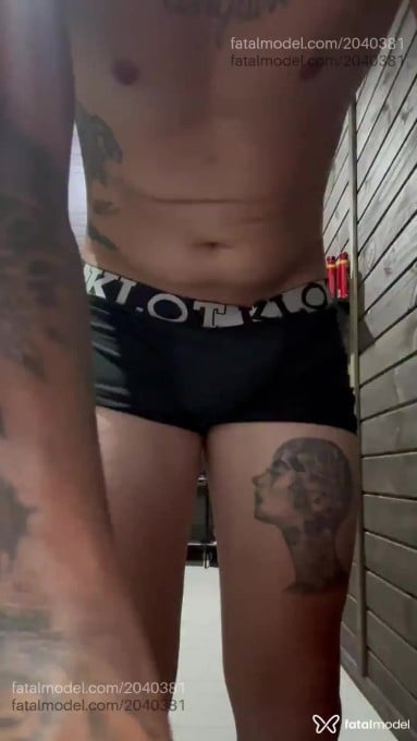 Acompanhante homem com cabelo castanho de olhos castanhos em Itajaí - Yuri Lima
