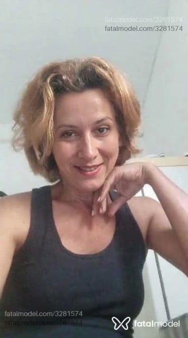 Acompanhante não-binário ruiva (o) de olhos castanhos - Suzy Scaranzy Acompanhante não-binário ruiva (o) de olhos castanhos - Suzy Scaranzy