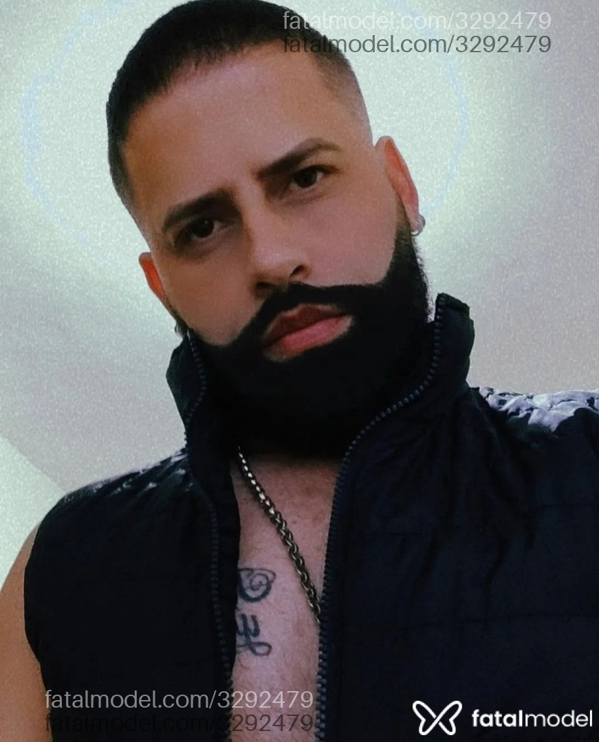 Acompanhante homem com cabelo castanho de olhos castanhos em Virtual - Arthur Rutra